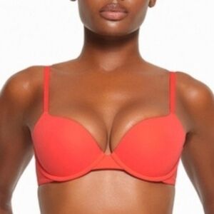 Skims Fits Everybody T Shirt Demi Bra